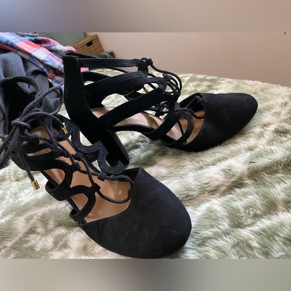 Lace up Pumps - Picture 4 of 4